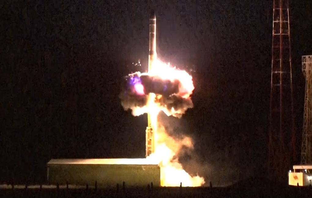 Video-capture of the April 11 test-launch of an intercontinental ballistic missile from the Kapustin Yar training ground in Russia that landed at the Sary-Shagan proving ground in Kazakhstan. (Image credit: Russian Defence Ministry)