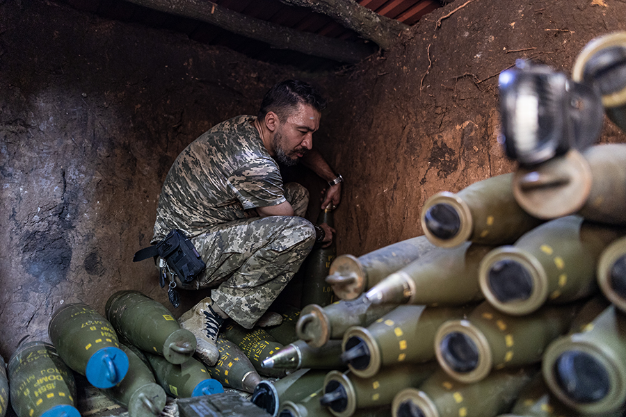 How to Forge Shells for Ukraine's Artillery - The New York Times