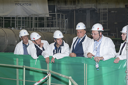 Rafael Mariano Grossi (R), director-general of the International Atomic Energy Agency, (third from left) tours the Russian nuclear power plant in the Kursk region of western Russia.  He warned that fighting between Russian and Ukrainian troops nearby was an “extremely serious” risk to the facility. (Photo courtesy of ROSATOM)