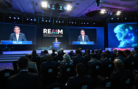 South Korean Foreign Minister Cho Tae-yul speaks to the closing session of the Responsible AI in the Military Domain summit in Seoul on Sept. 10.  (Photo by Jung Yeon-Je/AFP via Getty Images)