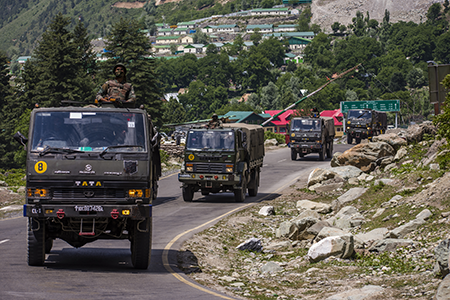 The possession of nuclear weapons by China and India complicates any tensions between them. In 2020, India sent army reinforcements to the Himalayan border in Gagangir, after a violent clash between Indian and Chinese troops, the deadliest one since the 1962 China-India war. (Photo by Yawar Nazir/Getty Images)