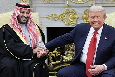 During their White House meeting in Washington in November, Saudi Crown Prince Mohammed bin Salman (L) and U.S. President Donald Trump announced a bilateral framework for nuclear cooperation that omits the kind of intrusive monitoring that had been under discussion. (Photo by Win McNamee/Getty Images)