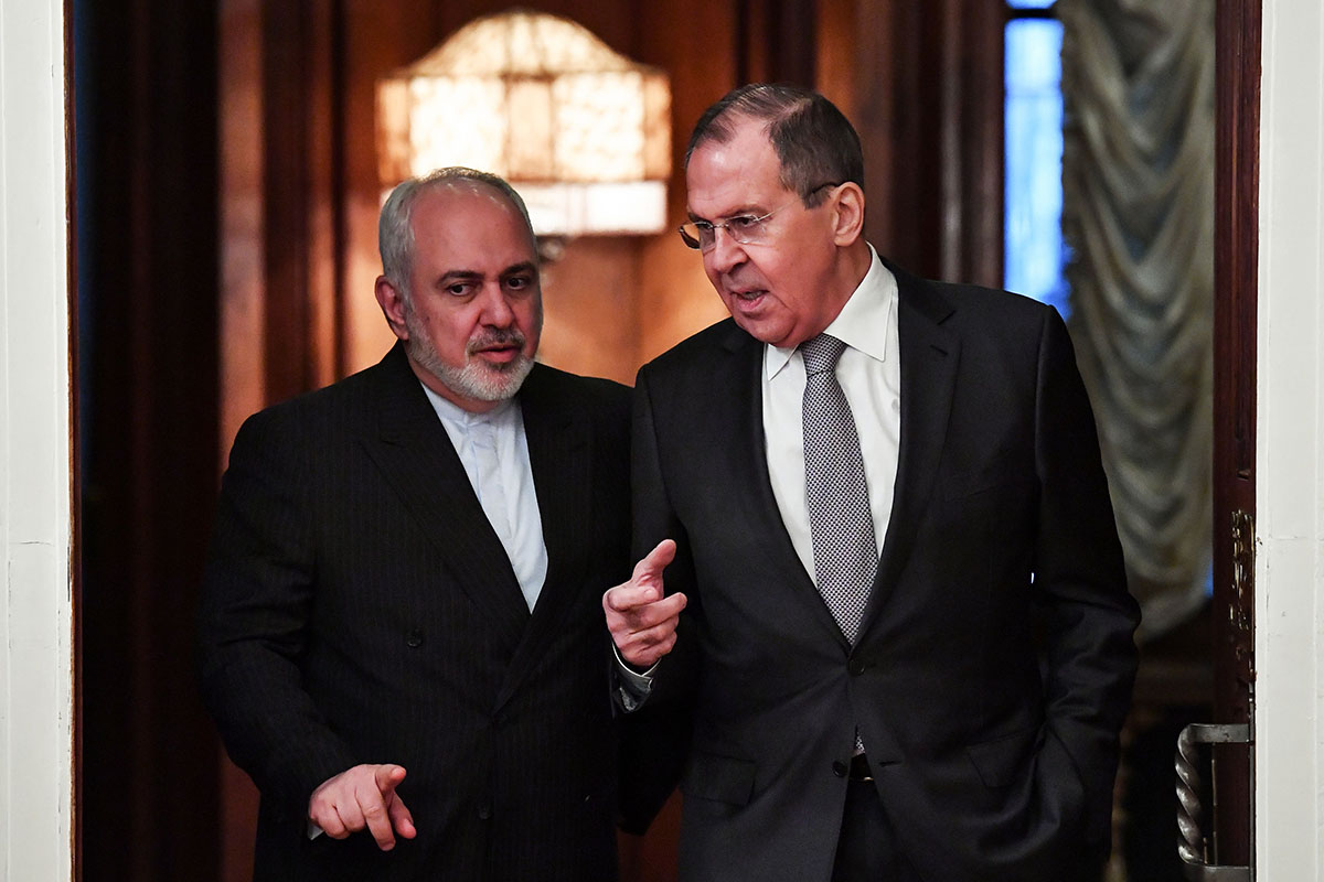 Russian Foreign Minister Sergei Lavrov (R) meets with Iran's Foreign Minister Mohammad Javad Zarif in Moscow in December 2019 (Photo by YURI KADOBNOV/AFP via Getty Images).